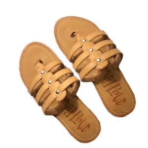NWOT Mad Love Sandals Size 7